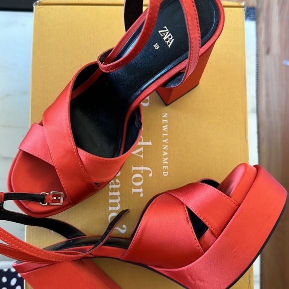 Burnt orange platform heel Zara. worn once! - Picture 4 of 4